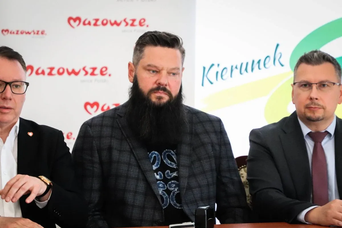 11 mln złotych na remonty dróg! W ostrowskim ratuszu podpisano umowy (zdjęcia)