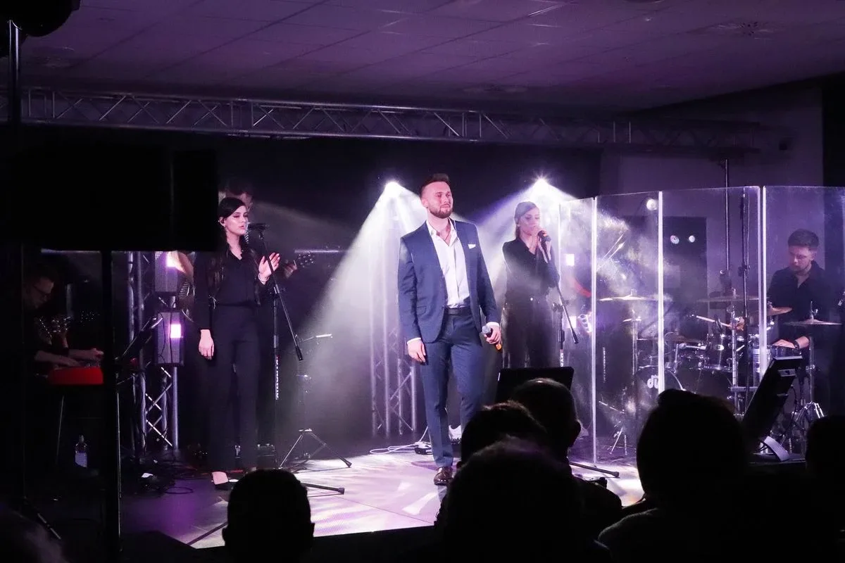 "Za Tobą pójdę jak na bal..." - magiczny wieczór z muzyką Krzysztofa Krawczyka w Starej Elektrowni (zdjęcia, wideo)