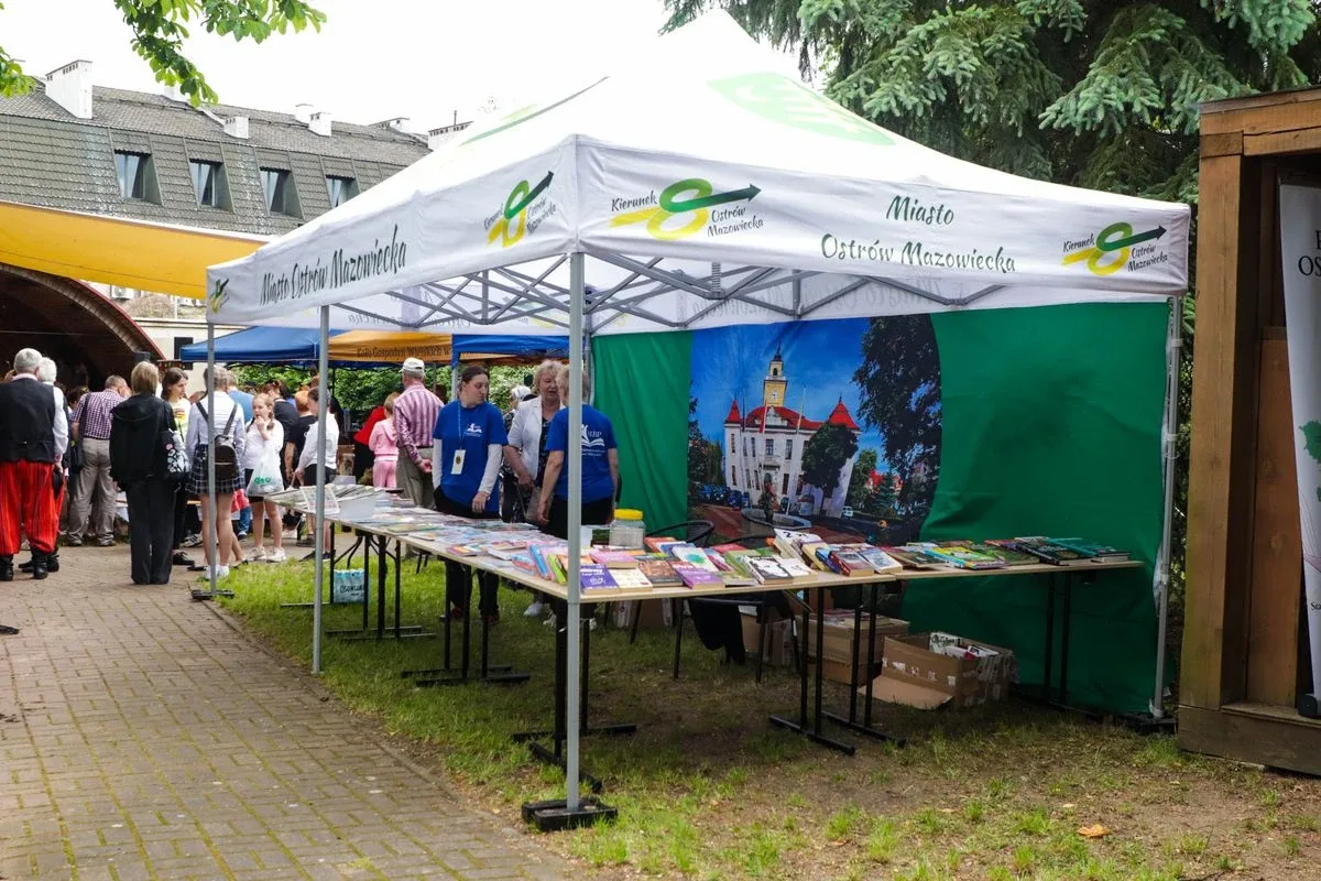 Literatura, kugiel i dobra zabawa. Za nami XIV Ostrowski Piknik z Książką! (zdjęcia)