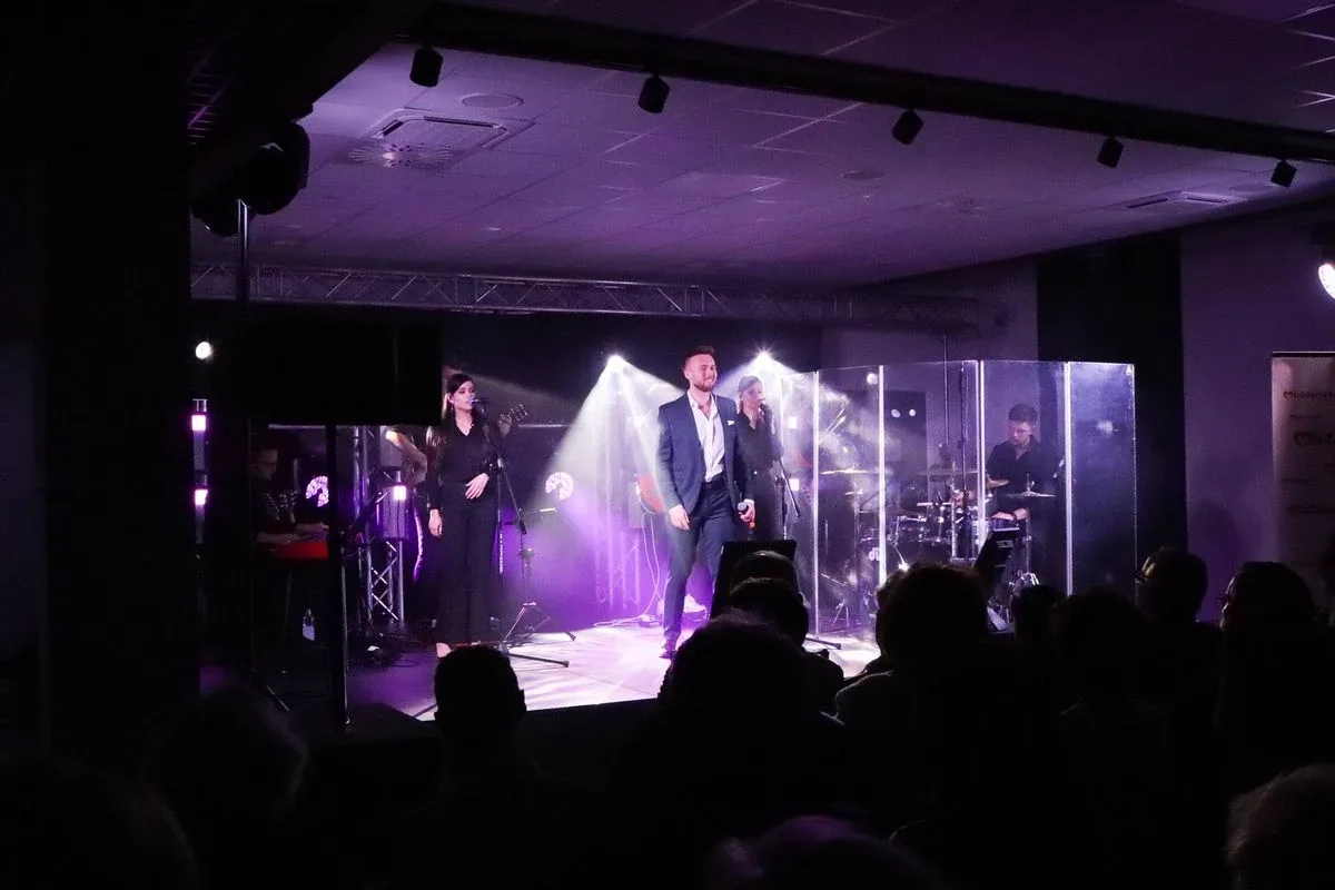 "Za Tobą pójdę jak na bal..." - magiczny wieczór z muzyką Krzysztofa Krawczyka w Starej Elektrowni (zdjęcia, wideo)