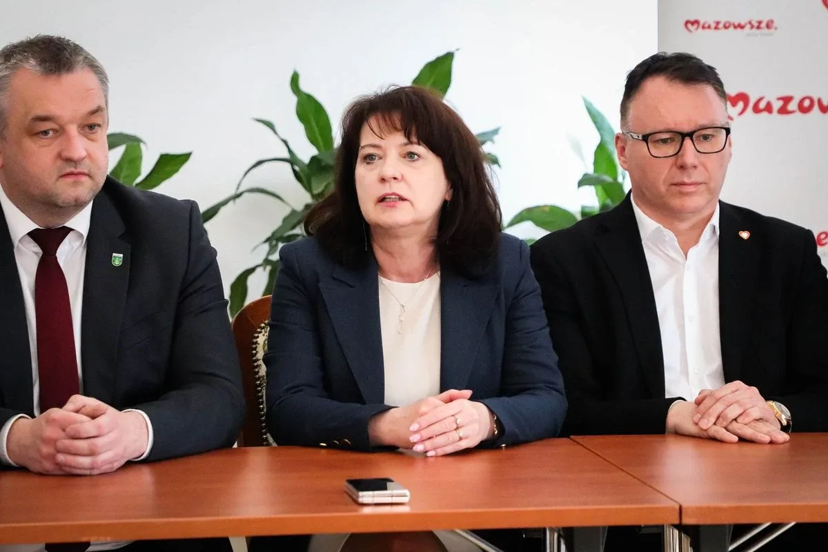 11 mln złotych na remonty dróg! W ostrowskim ratuszu podpisano umowy (zdjęcia)