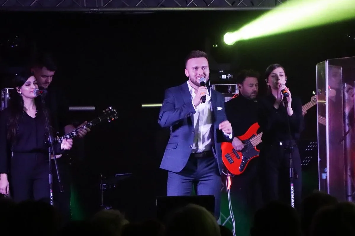 "Za Tobą pójdę jak na bal..." - magiczny wieczór z muzyką Krzysztofa Krawczyka w Starej Elektrowni (zdjęcia, wideo)