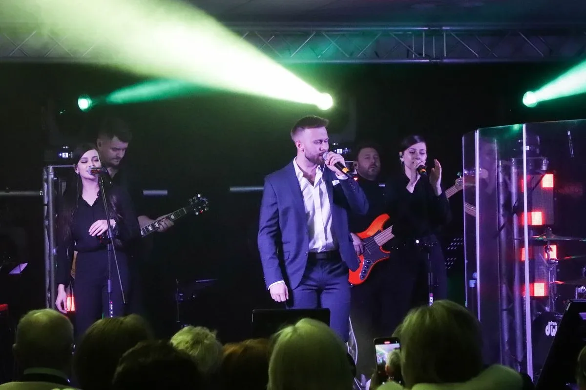 "Za Tobą pójdę jak na bal..." - magiczny wieczór z muzyką Krzysztofa Krawczyka w Starej Elektrowni (zdjęcia, wideo)