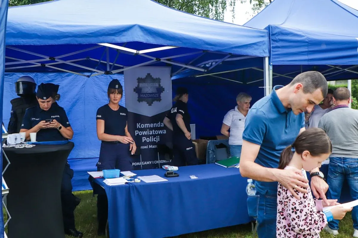 Policyjny piknik z sercem na cześć kobiet w służbie (zdjęcia)