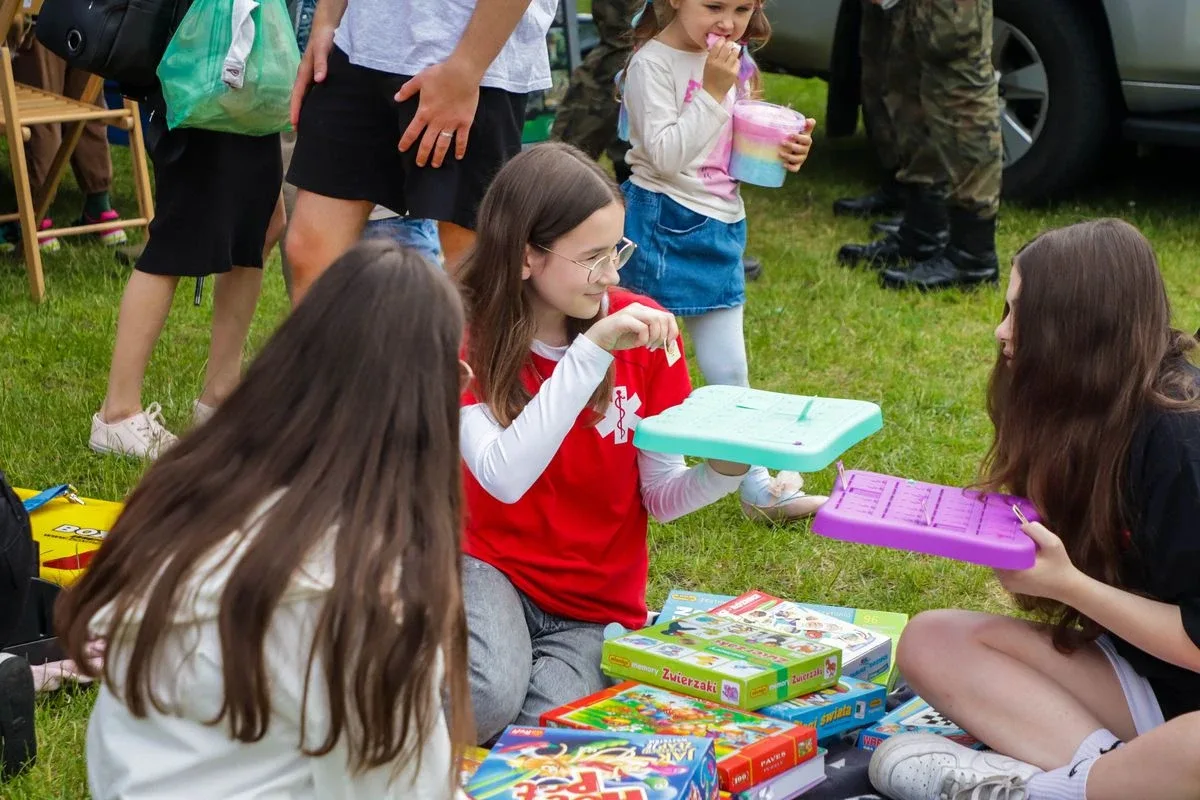 Policyjny piknik z sercem na cześć kobiet w służbie (zdjęcia)