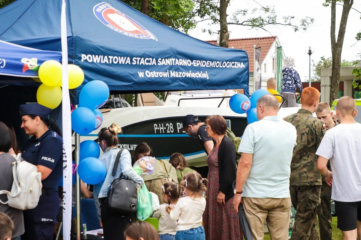 Policyjny piknik z sercem na cześć kobiet w służbie (zdjęcia)