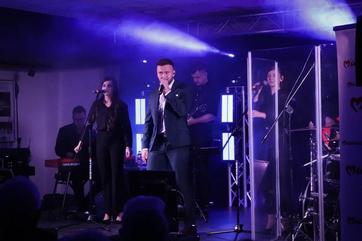 "Za Tobą pójdę jak na bal..." - magiczny wieczór z muzyką Krzysztofa Krawczyka w Starej Elektrowni (zdjęcia, wideo)