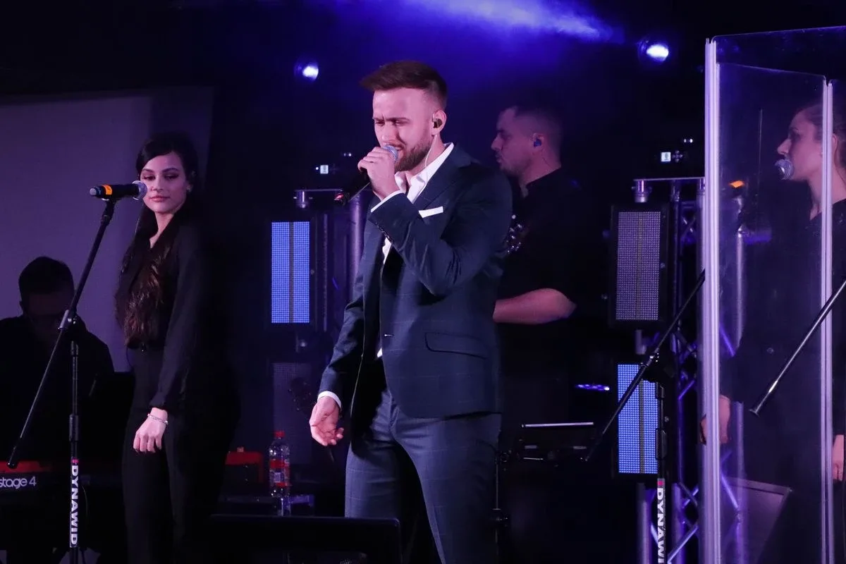 "Za Tobą pójdę jak na bal..." - magiczny wieczór z muzyką Krzysztofa Krawczyka w Starej Elektrowni (zdjęcia, wideo)