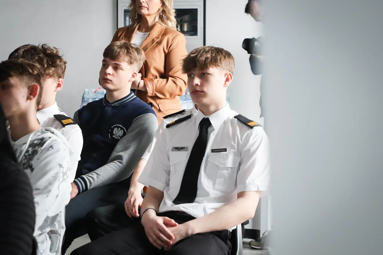 Droga do kokpitu F-16. Inspirujące spotkanie z majorem Maciejem Krakowianem (zdjęcia)