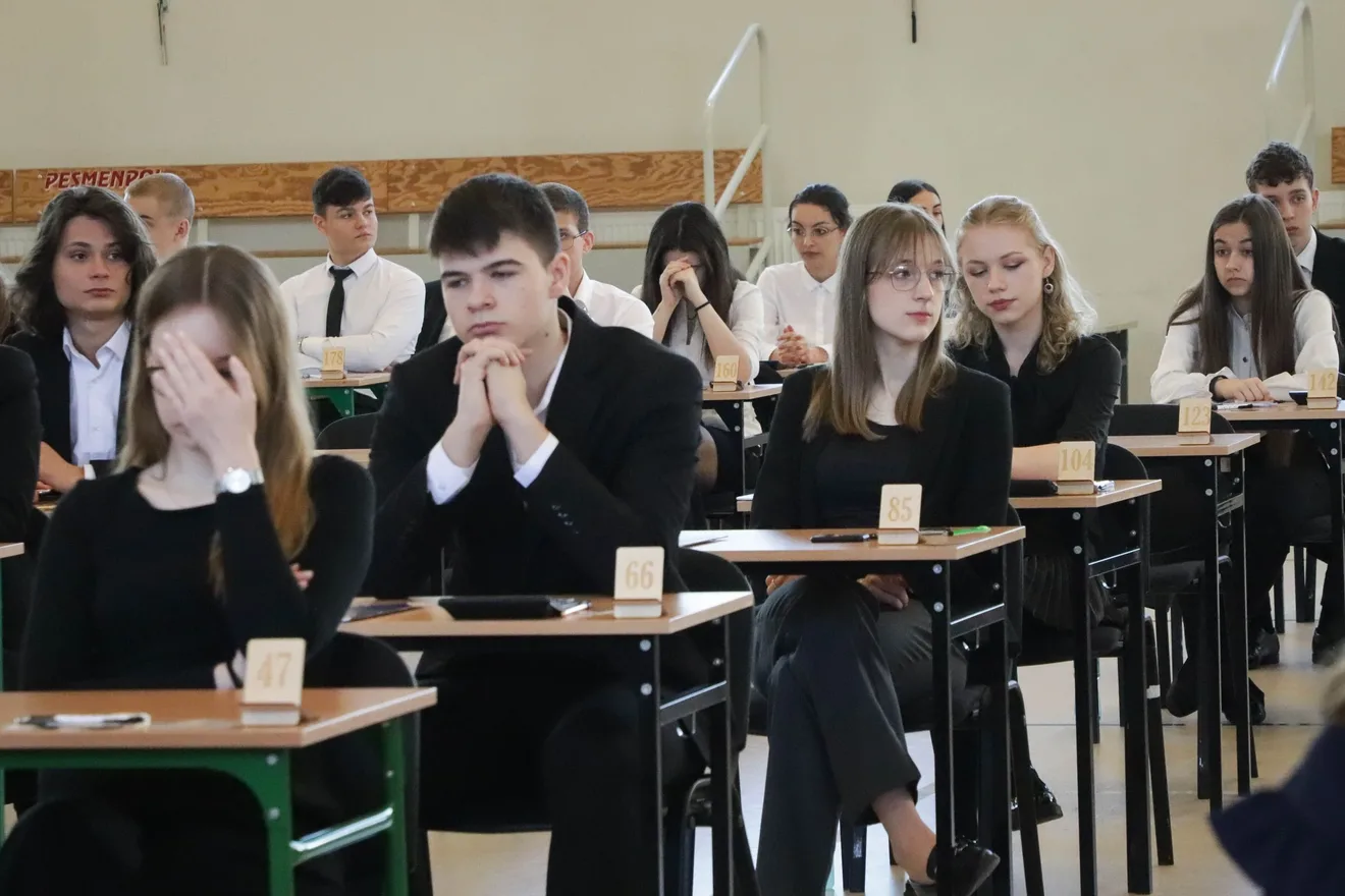 Egzamin dojrzałości w LO im. M. Kopernika. Matematyczne wyzwanie maturzystów (zdjęcia)