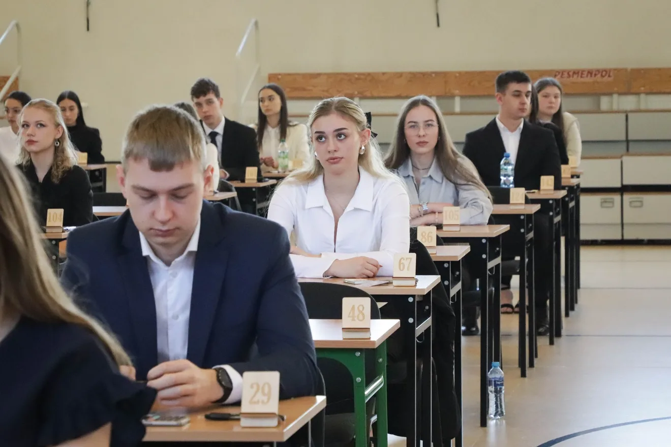 Egzamin dojrzałości w LO im. M. Kopernika. Matematyczne wyzwanie maturzystów (zdjęcia)