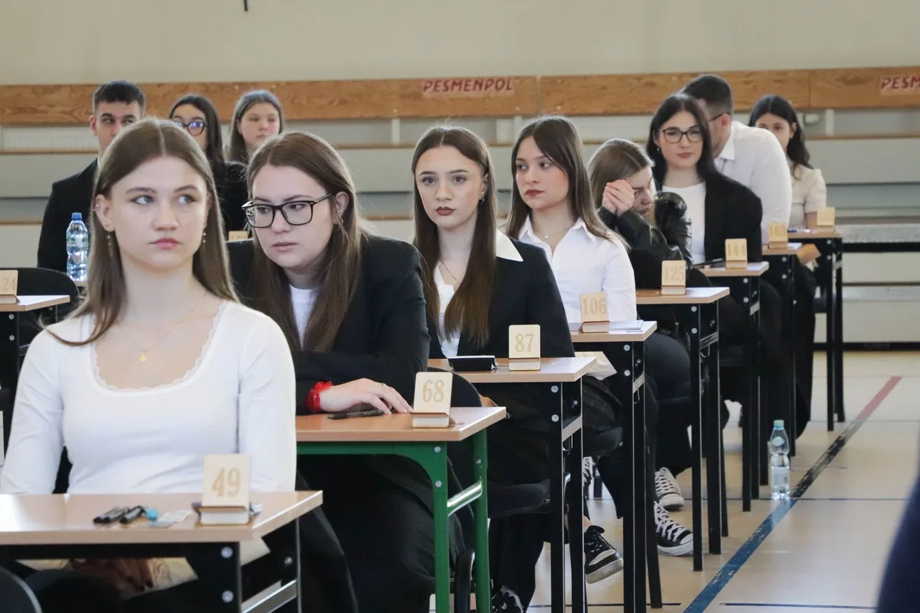 Egzamin dojrzałości w LO im. M. Kopernika. Matematyczne wyzwanie maturzystów (zdjęcia)