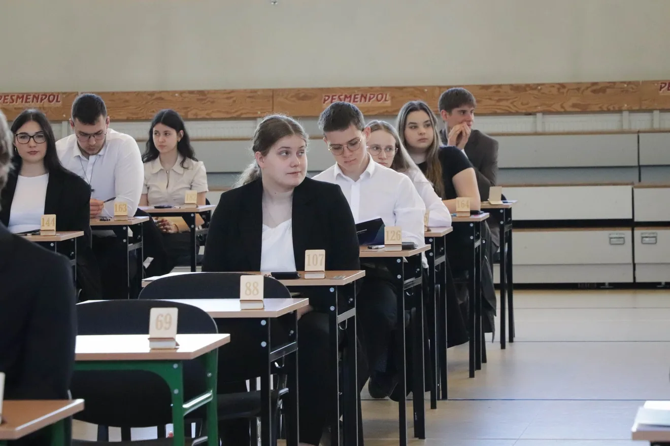 Egzamin dojrzałości w LO im. M. Kopernika. Matematyczne wyzwanie maturzystów (zdjęcia)