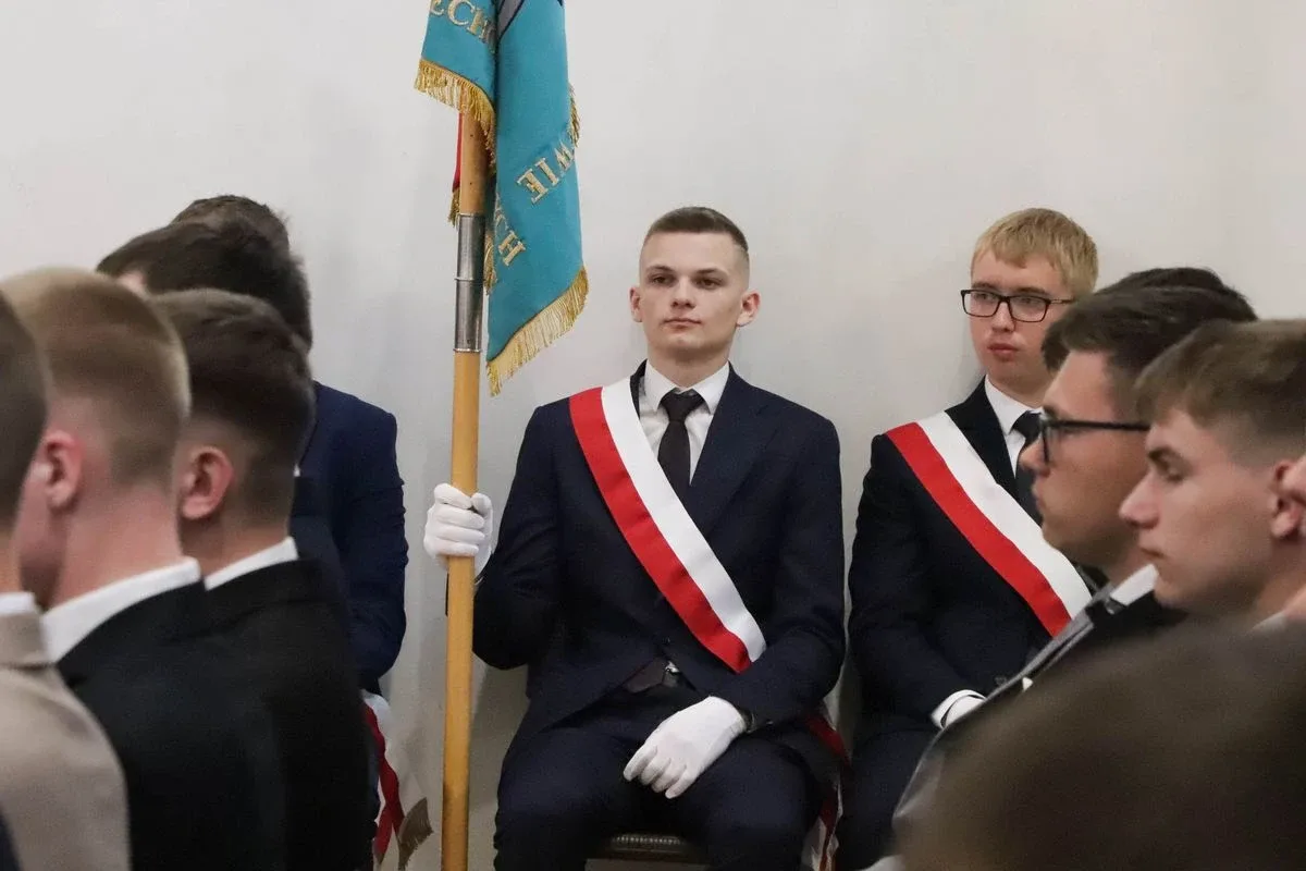 Zakończenie szkolnej podróży. Maturzyści ZSCKR w Starym Lubiejewie żegnają szkołę (zdjęcia)