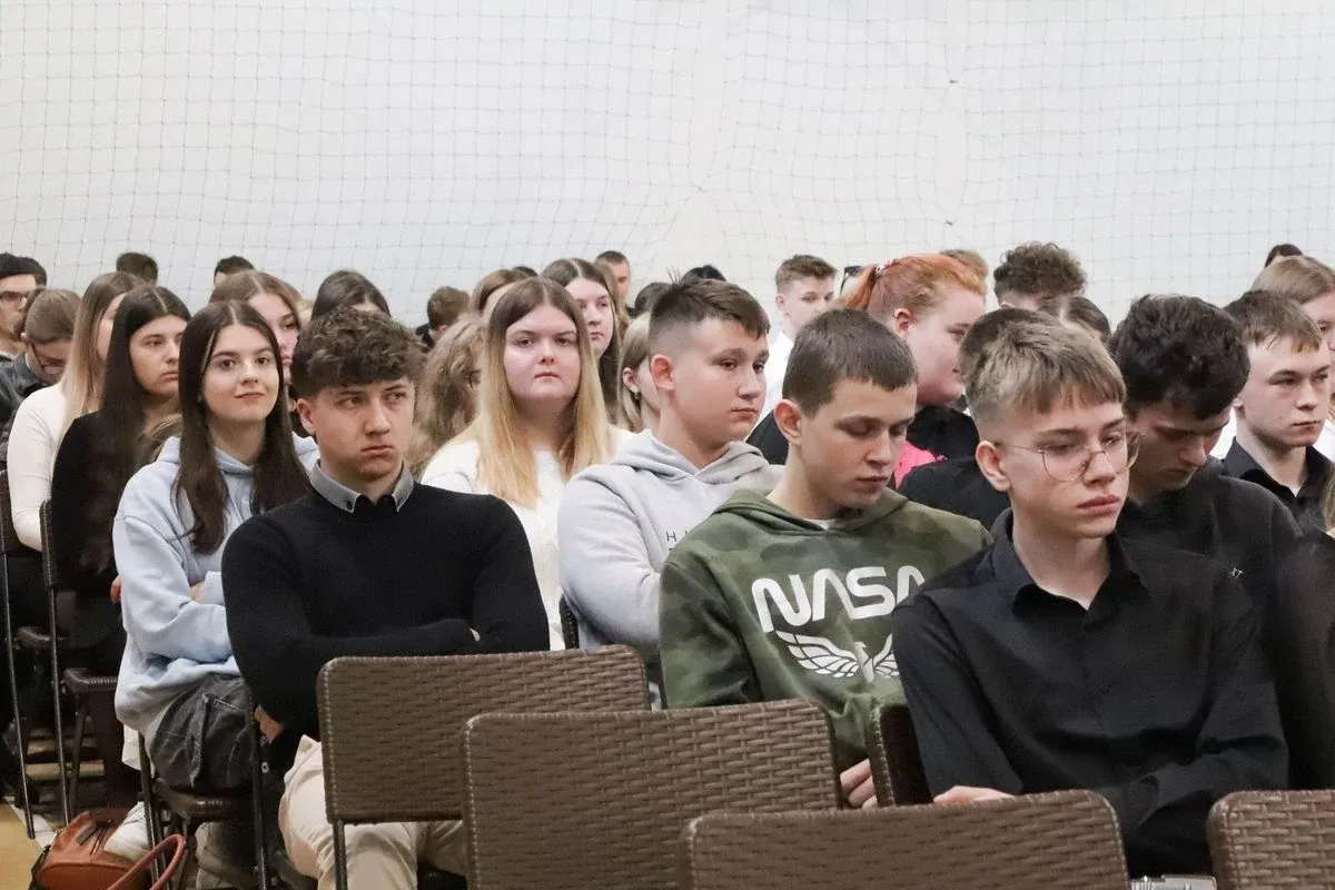 Zakończenie szkolnej podróży. Maturzyści ZSCKR w Starym Lubiejewie żegnają szkołę (zdjęcia)