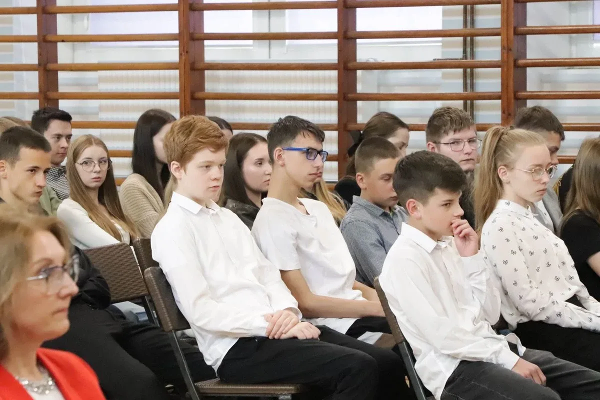 Zakończenie szkolnej podróży. Maturzyści ZSCKR w Starym Lubiejewie żegnają szkołę (zdjęcia)