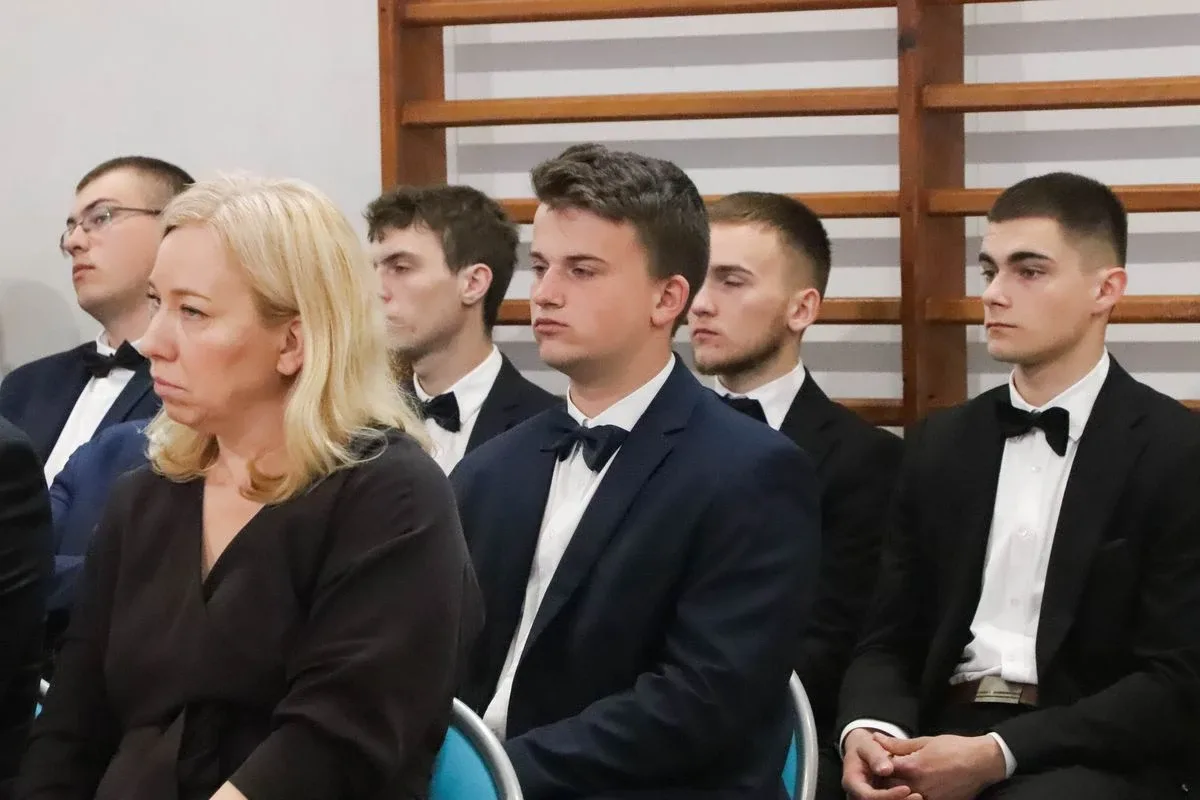 Zakończenie szkolnej podróży. Maturzyści ZSCKR w Starym Lubiejewie żegnają szkołę (zdjęcia)
