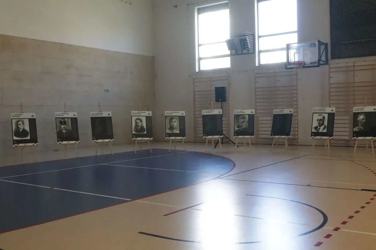 85 lat od Zbrodni Katyńskiej. Wzruszające uroczystości połączyły pokolenia w hołdzie bohaterom (zdjęcia)