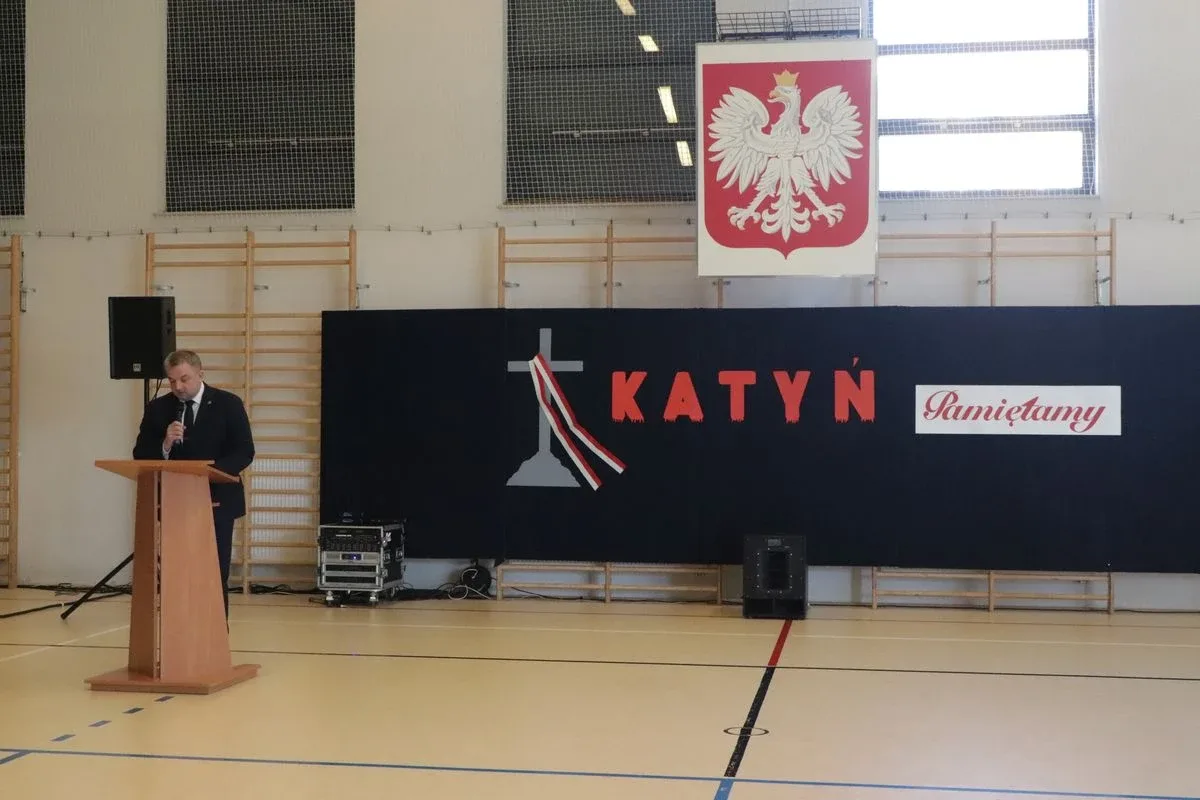 85 lat od Zbrodni Katyńskiej. Wzruszające uroczystości połączyły pokolenia w hołdzie bohaterom (zdjęcia)