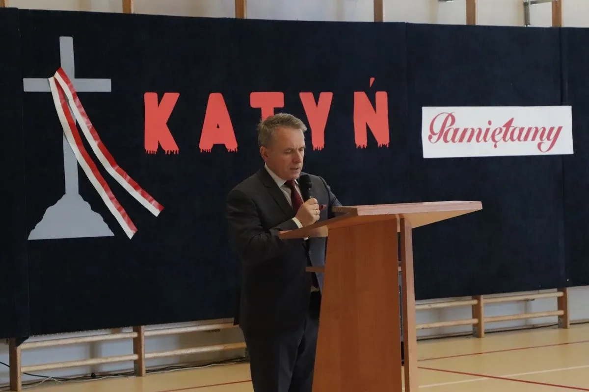 85 lat od Zbrodni Katyńskiej. Wzruszające uroczystości połączyły pokolenia w hołdzie bohaterom (zdjęcia)