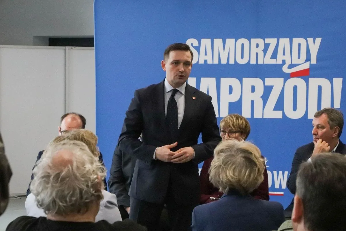 Ostrów Mazowiecka na mapie samorządowych debat. Spotkanie w ramach inicjatywy "Samorządy Naprzód" (zdjęcia)
