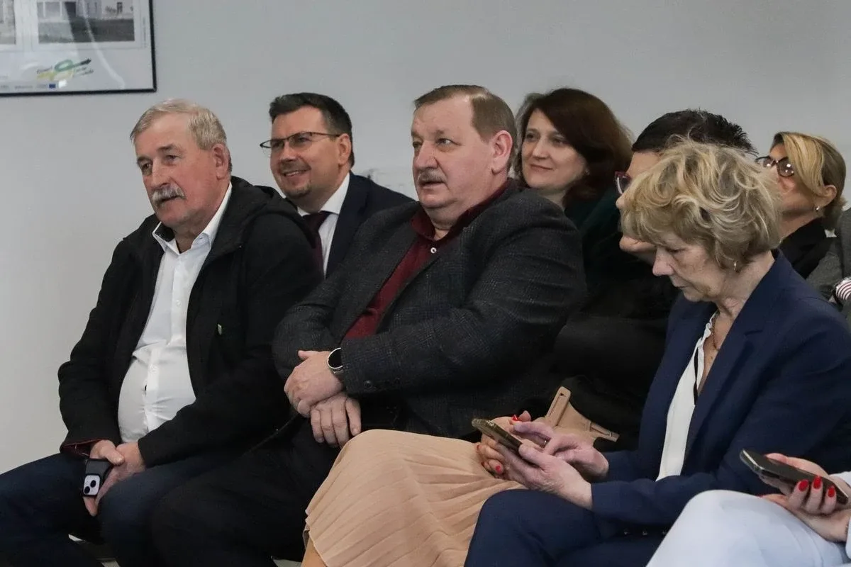 Ostrów Mazowiecka na mapie samorządowych debat. Spotkanie w ramach inicjatywy "Samorządy Naprzód" (zdjęcia)