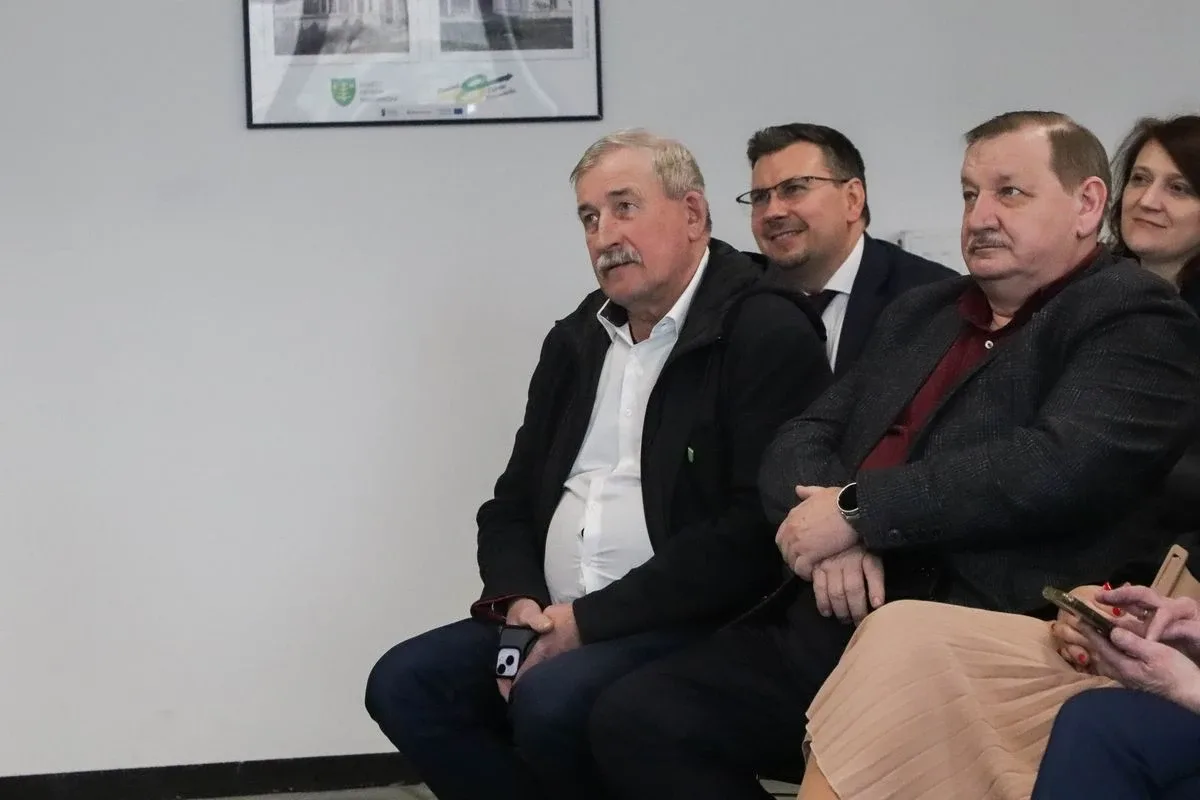 Ostrów Mazowiecka na mapie samorządowych debat. Spotkanie w ramach inicjatywy "Samorządy Naprzód" (zdjęcia)