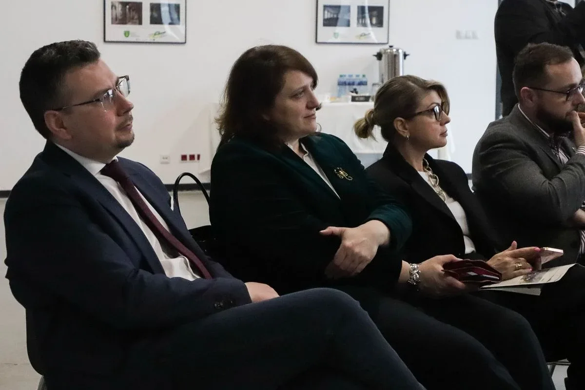 Ostrów Mazowiecka na mapie samorządowych debat. Spotkanie w ramach inicjatywy "Samorządy Naprzód" (zdjęcia)