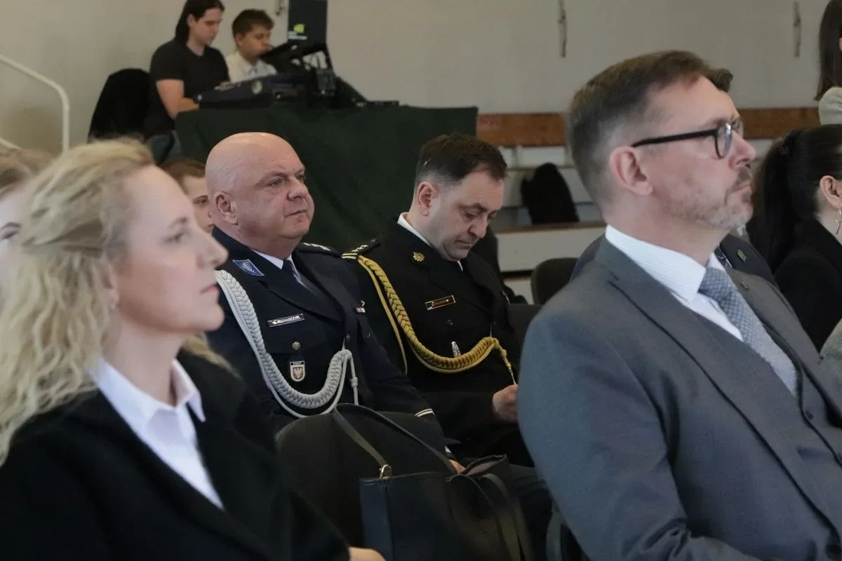 85 lat od Zbrodni Katyńskiej. Wzruszające uroczystości połączyły pokolenia w hołdzie bohaterom (zdjęcia)