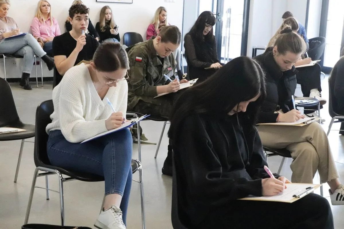 Ostrowskie Dyktando to było prawdziwe wyzwanie dla miłośników ortografii (zdjęcia)