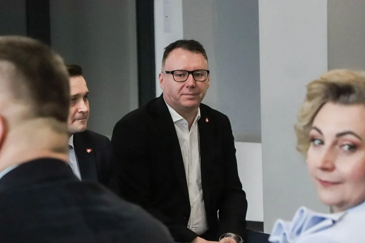 Ostrów Mazowiecka na mapie samorządowych debat. Spotkanie w ramach inicjatywy "Samorządy Naprzód" (zdjęcia)