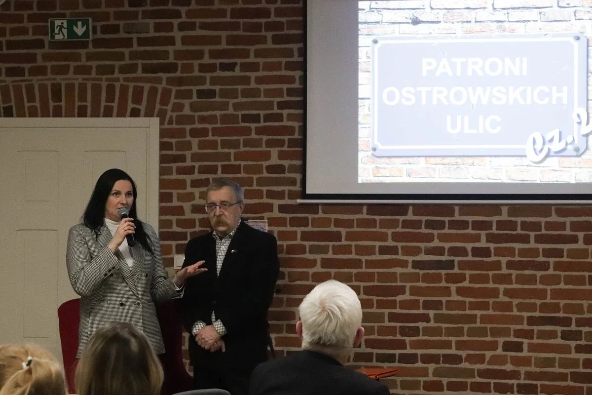 Kim są patroni ostrowskich ulic? Inspirujące spotkanie w bibliotece (zdjęcia)