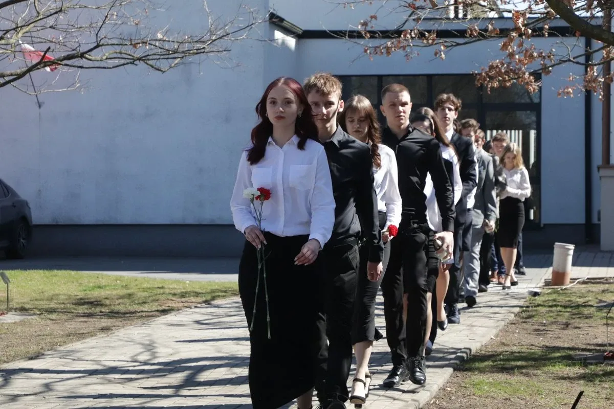 85 lat od Zbrodni Katyńskiej. Wzruszające uroczystości połączyły pokolenia w hołdzie bohaterom (zdjęcia)