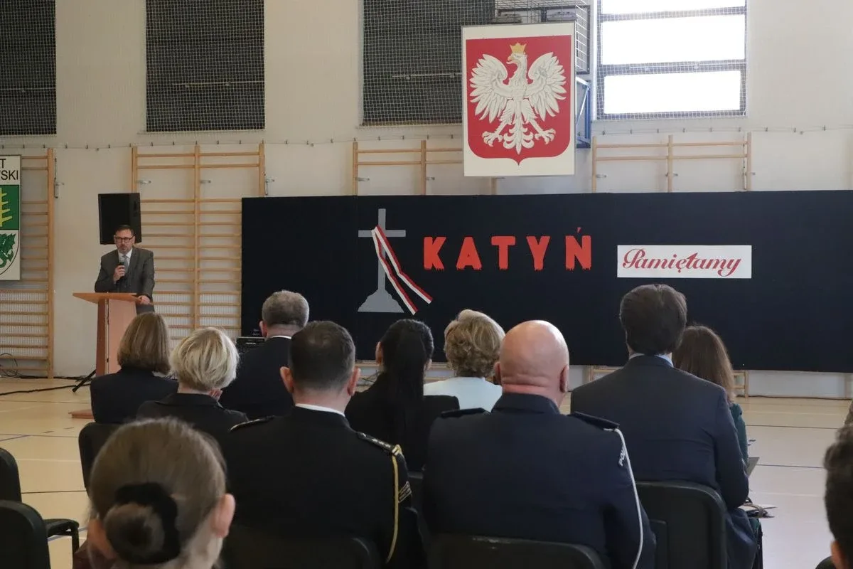 85 lat od Zbrodni Katyńskiej. Wzruszające uroczystości połączyły pokolenia w hołdzie bohaterom (zdjęcia)