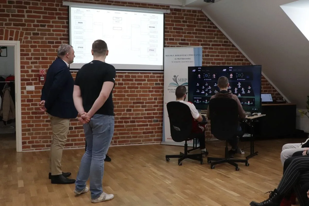 II Turniej FIFA w Miejskiej Bibliotece Publicznej. Emocje na najwyższym poziomie (zdjęcia)
