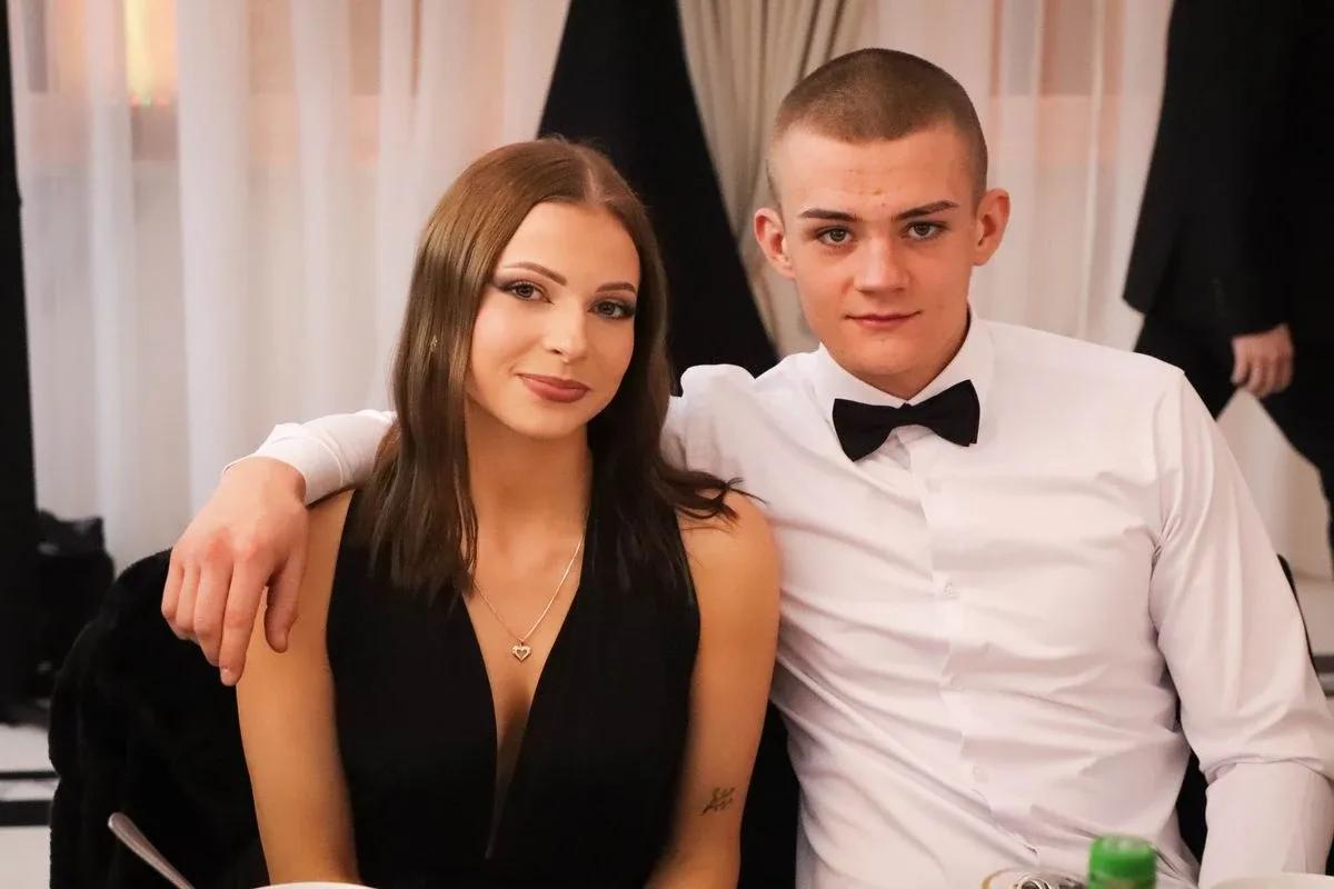 Maturzyści "Rubinka" bawią się na balu w Maciejowej Chacie (zdjęcia, wideo)