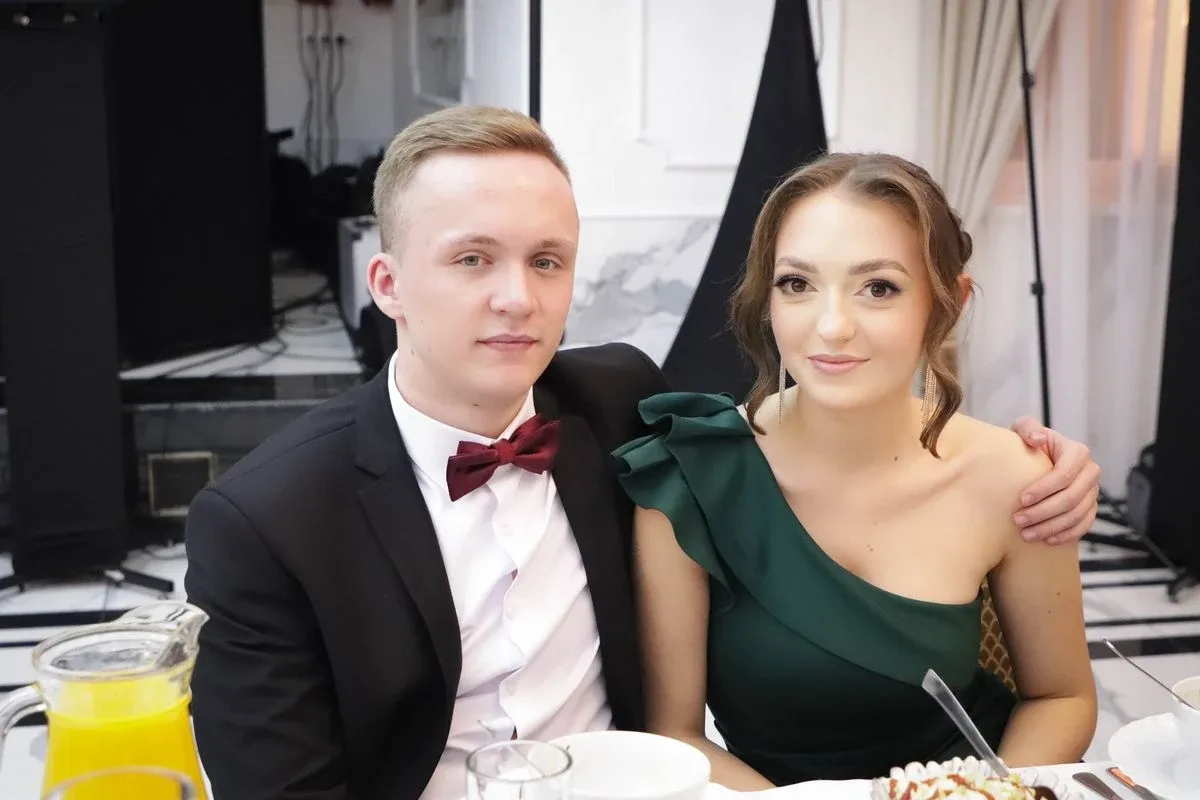 Maturzyści "Rubinka" bawią się na balu w Maciejowej Chacie (zdjęcia, wideo)