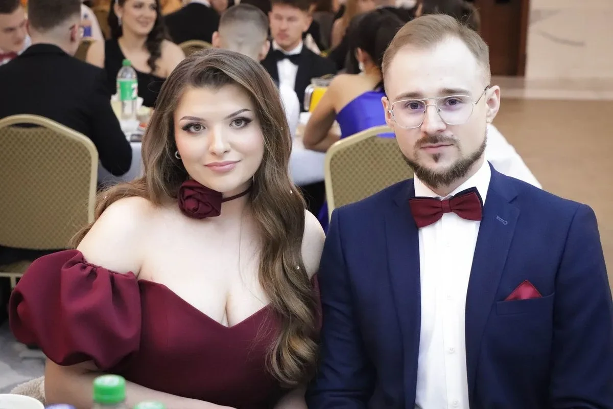 Maturzyści "Rubinka" bawią się na balu w Maciejowej Chacie (zdjęcia, wideo)