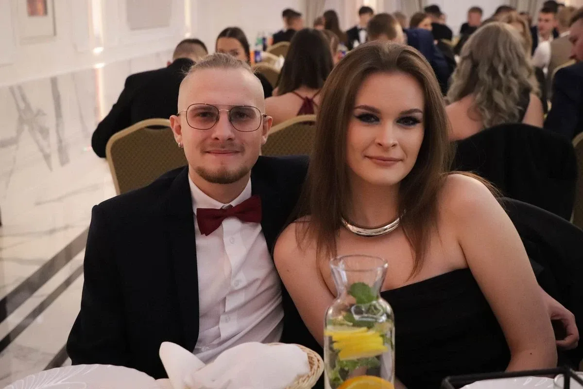 Maturzyści "Rubinka" bawią się na balu w Maciejowej Chacie (zdjęcia, wideo)