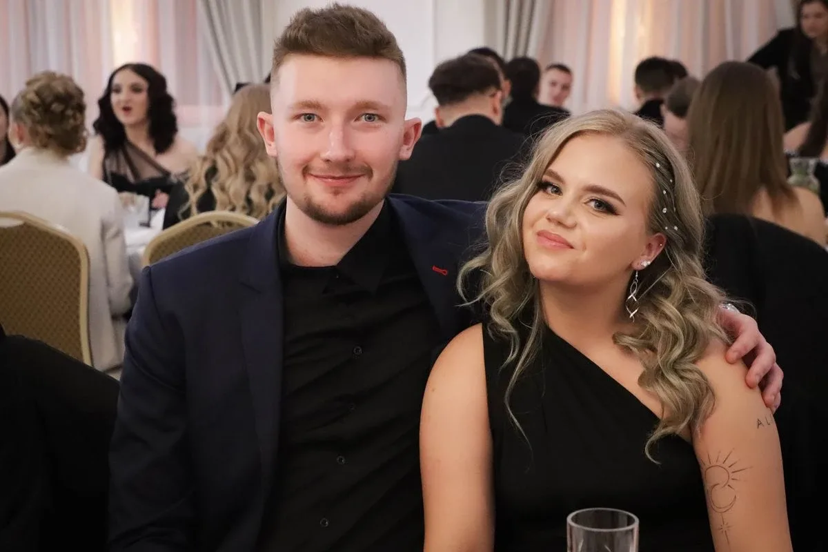 Maturzyści "Rubinka" bawią się na balu w Maciejowej Chacie (zdjęcia, wideo)