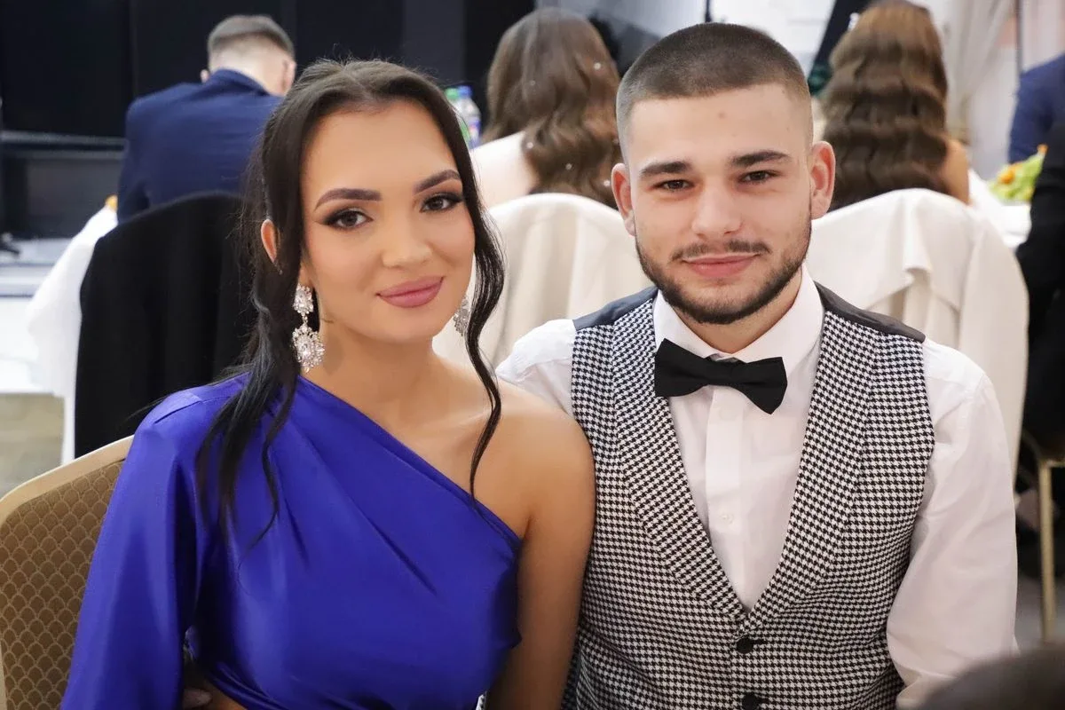 Maturzyści "Rubinka" bawią się na balu w Maciejowej Chacie (zdjęcia, wideo)
