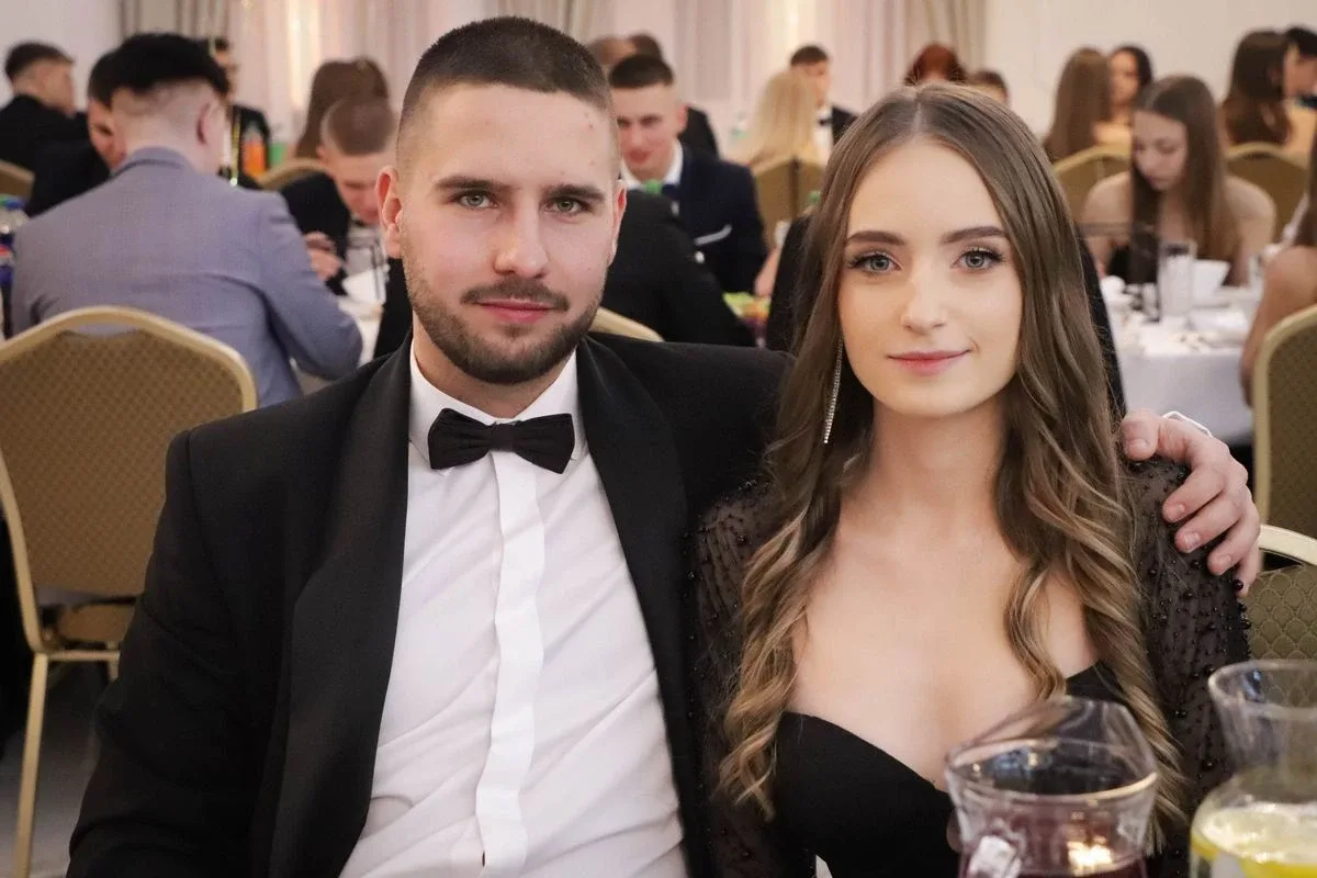 Maturzyści "Rubinka" bawią się na balu w Maciejowej Chacie (zdjęcia, wideo)