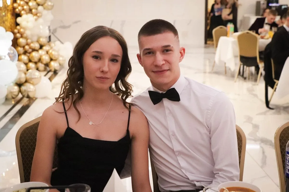 Maturzyści "Rubinka" bawią się na balu w Maciejowej Chacie (zdjęcia, wideo)