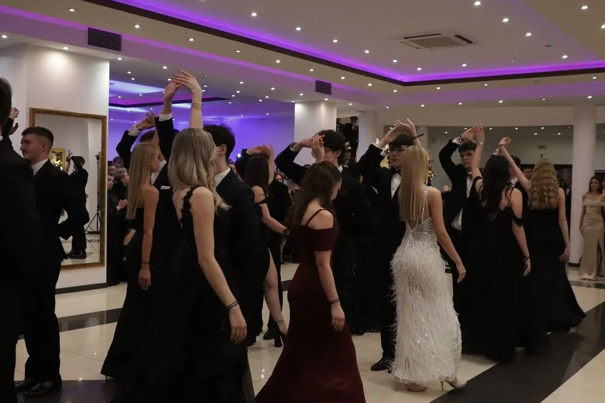 Studniówka uczniów "Koperniczka" w Tango. Niezapomniana noc maturzystów (zdjęcia, wideo)