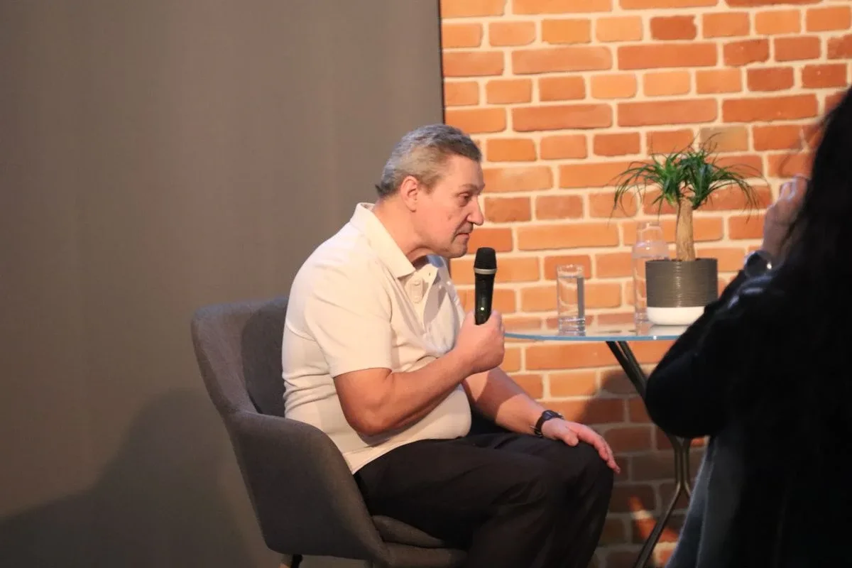 Wernisaż pełen emocji. Marek Turkot prezentuje linoryty i wspiera WOŚP (zdjęcia)