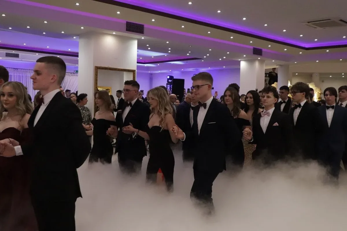 Studniówka uczniów "Koperniczka" w Tango. Niezapomniana noc maturzystów (zdjęcia, wideo)