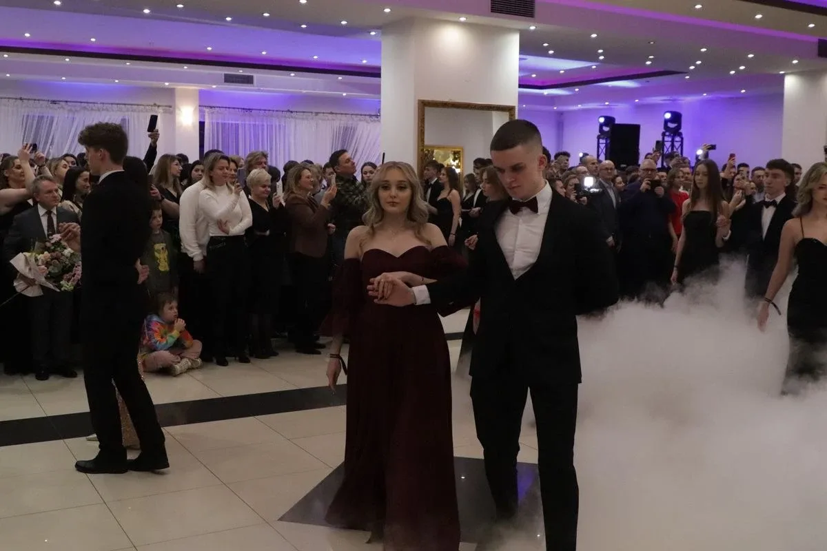 Studniówka uczniów "Koperniczka" w Tango. Niezapomniana noc maturzystów (zdjęcia, wideo)