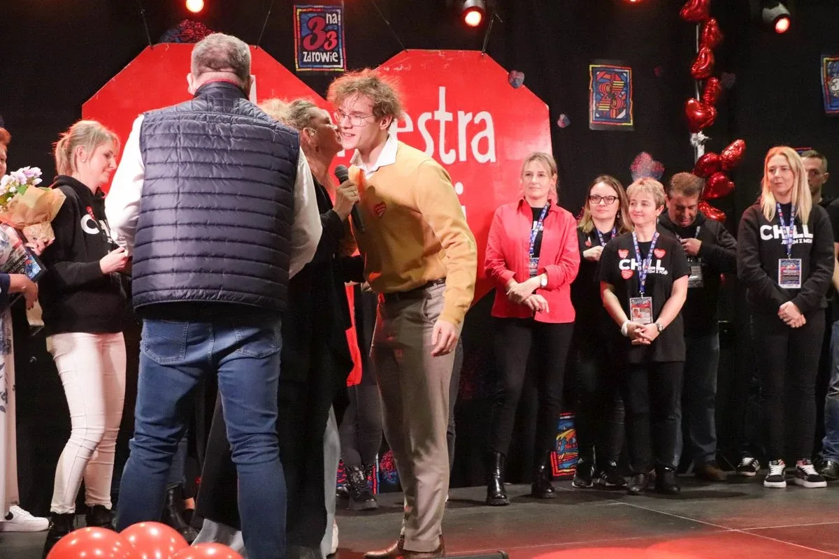 Światełko do nieba i wielkie serca mieszkańców Ostrowi Mazowieckiej. Pobiliśmy rekord! (zdjęcia, wideo)
