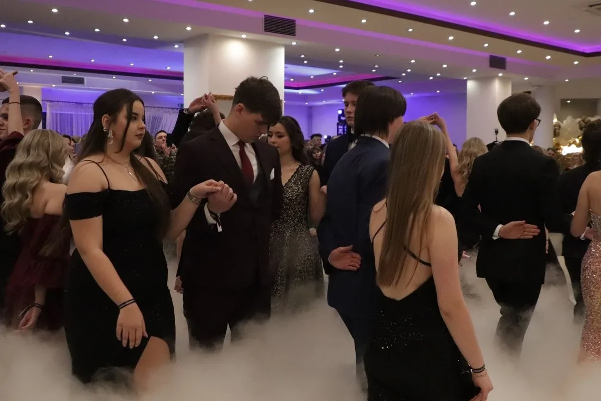 Studniówka uczniów "Koperniczka" w Tango. Niezapomniana noc maturzystów (zdjęcia, wideo)