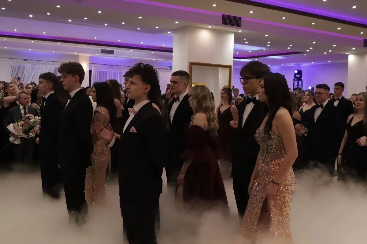 Studniówka uczniów "Koperniczka" w Tango. Niezapomniana noc maturzystów (zdjęcia, wideo)
